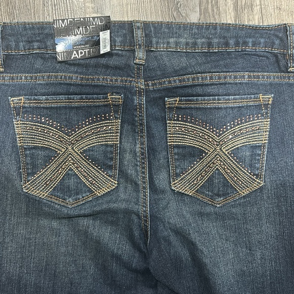 Apt. 9 Capri Jeans - Picture 3 of 6